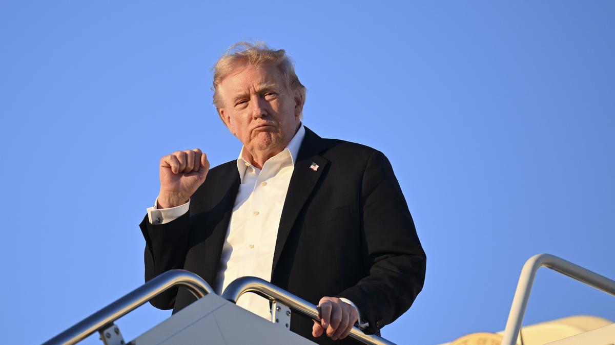 President Trump Returns To The White House From Florida. JOINT BASE ANDREWS, MARYLAND - MAY 3: U.S. President Donald Trump disembarks from Air Force One upon arrival from Miami on May 3, 2026 at Joint Base Andrews, Florida. Trump spent the weekend at his Mar-a-Lago resort in Doral, Florida.  (Photo by Roberto Schmidt/Getty Images)