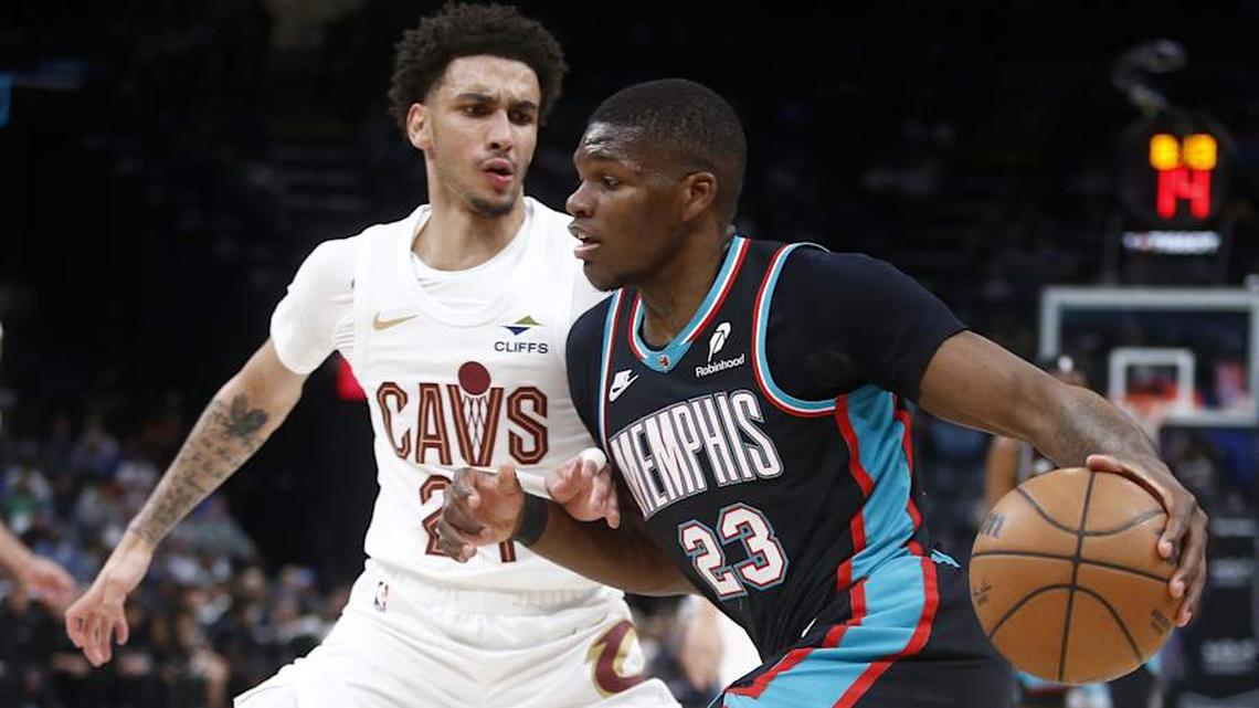  Apr 6, 2026; Memphis, Tennessee, USA; Memphis Grizzlies forward Cedric Coward (23) drives to the basket as Cleveland Cavaliers guard Tyrese Proctor (24) defends during the second quarter at FedExForum. Mandatory Credit: Petre Thomas-Imagn Images | Petre Thomas-Imagn Images 
