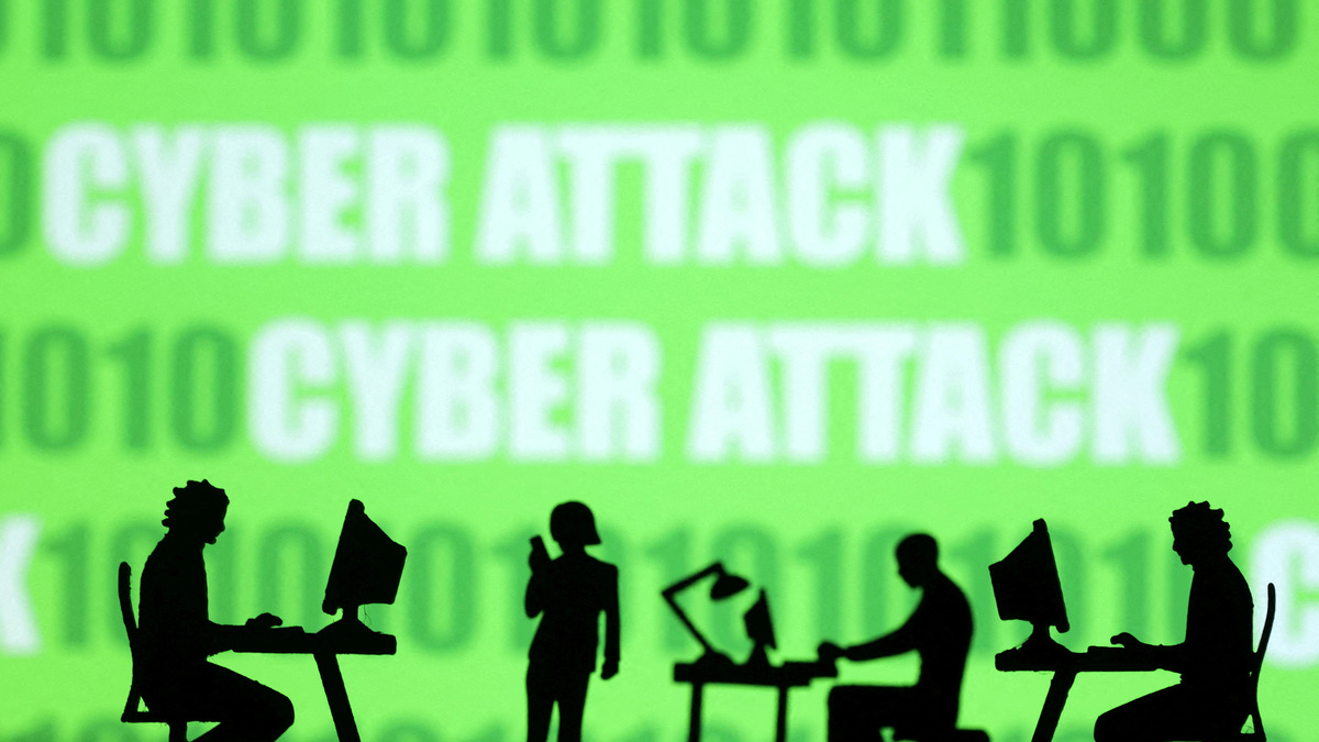 Russia-linked hackers used decentralised network in Ukraine cyberattack ...