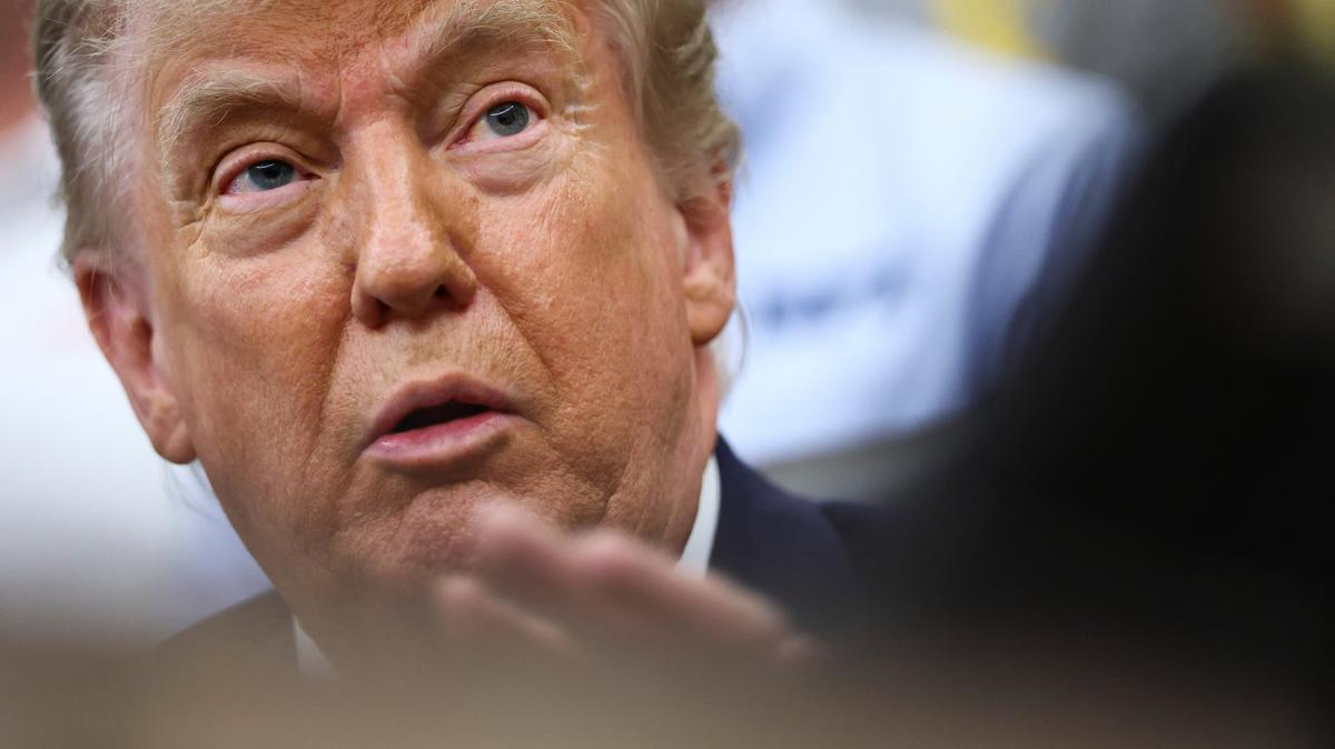 U.S. President Donald Trump speaks during an announcement with U.S. Environmental Protection Agency (EPA) Administrator Lee Zeldin (not pictured) in the Oval Office at the White House, in Washington, D.C., U.S., May 21, 2026. REUTERS/Kevin Lamarque