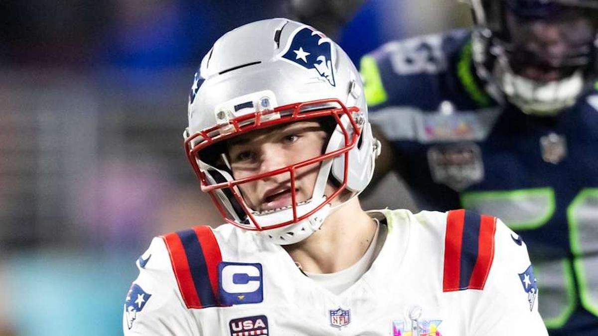  Feb 8, 2026; Santa Clara, CA, USA; New England Patriots quarterback Drake Maye (10) against the Seattle Seahawks during Super Bowl LX at Levi's Stadium. Mandatory Credit: Mark J. Rebilas-Imagn Images | Mark J. Rebilas-Imagn Images 