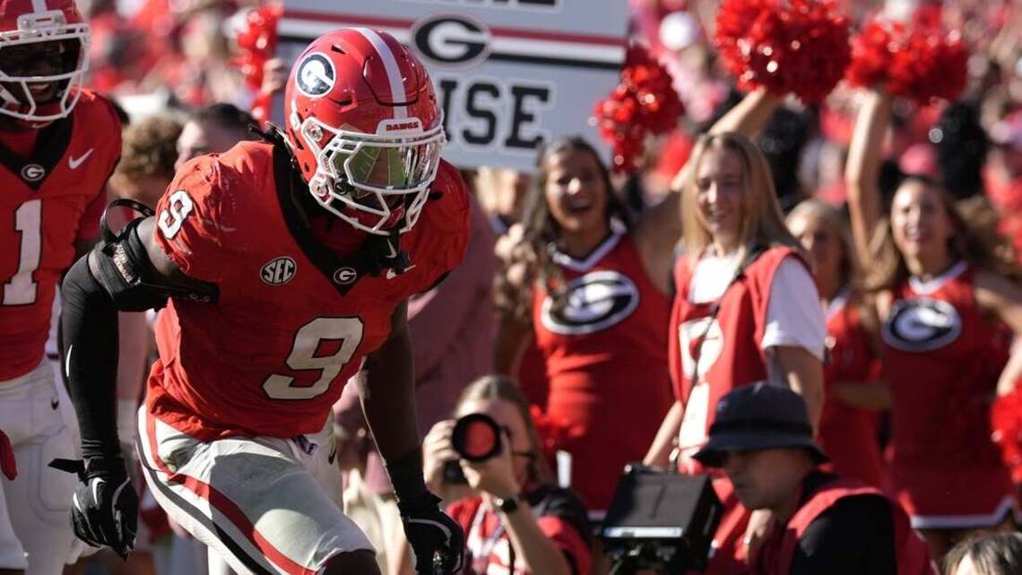 No. 2 Georgia forces 4 turnovers in rout of Oklahoma