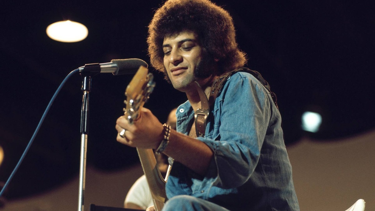 1970 Folk-Rock Song, Written in a Few Minutes in London, Became One of the Best-Selling Singles of All Time