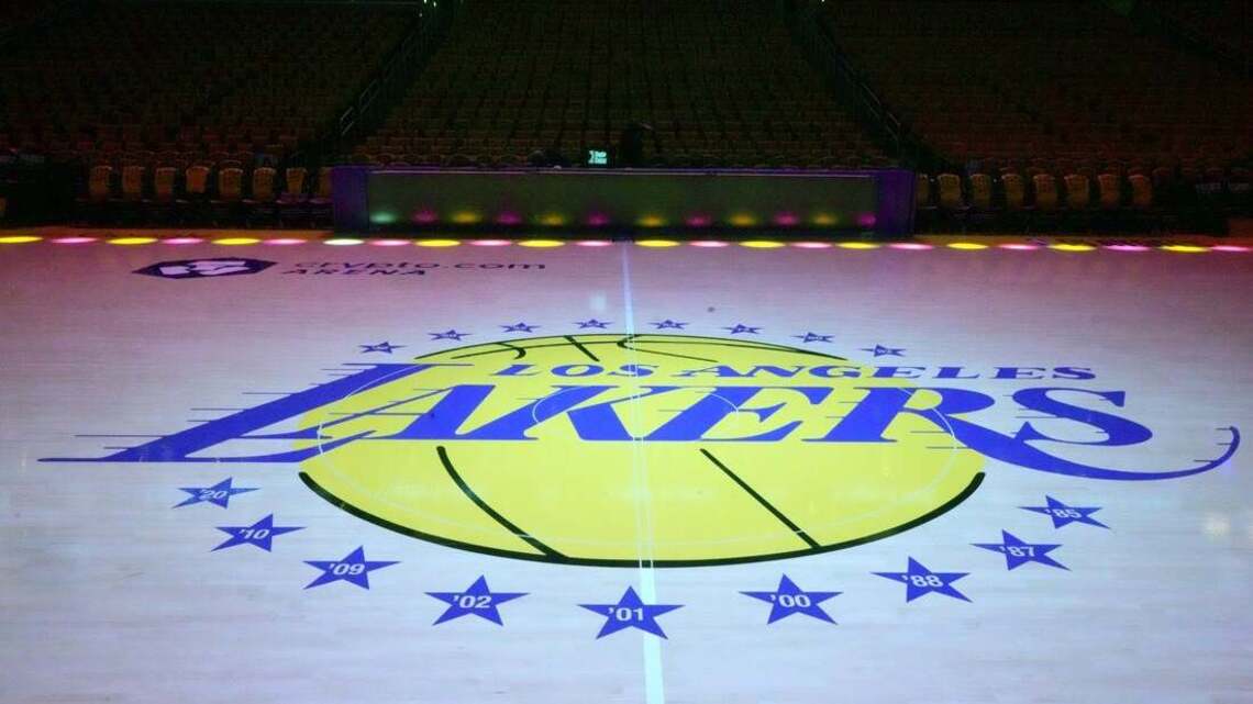 Report: Josh Kushner, Bob Iger to buy Lakers for record $12.5B 