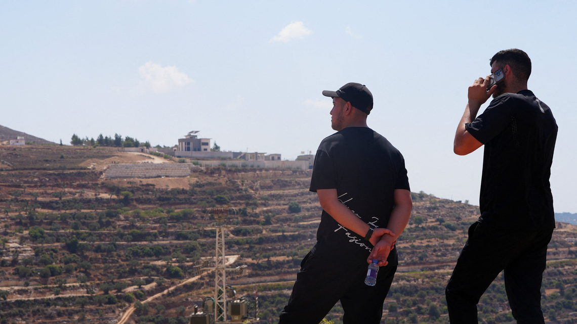 Israel sends troops into West Bank homes besieged by Jewish settlers