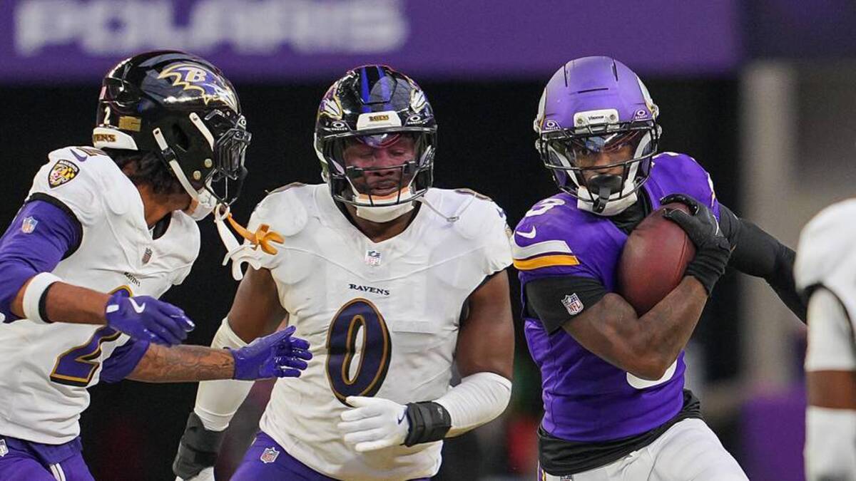  Nov 9, 2025; Minneapolis, Minnesota, USA; Minnesota Vikings wide receiver Jordan Addison (3) runs after the catch against Baltimore Ravens linebacker Roquan Smith (0) in the fourth quarter at U.S. Bank Stadium. | Brad Rempel-Imagn Images 