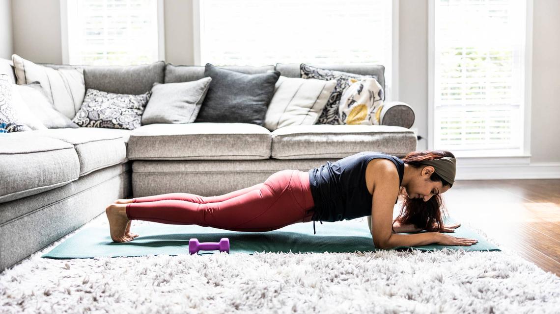 What Happens to Your Body When You Do a Plank Every Day, Personal Trainers Reveal 