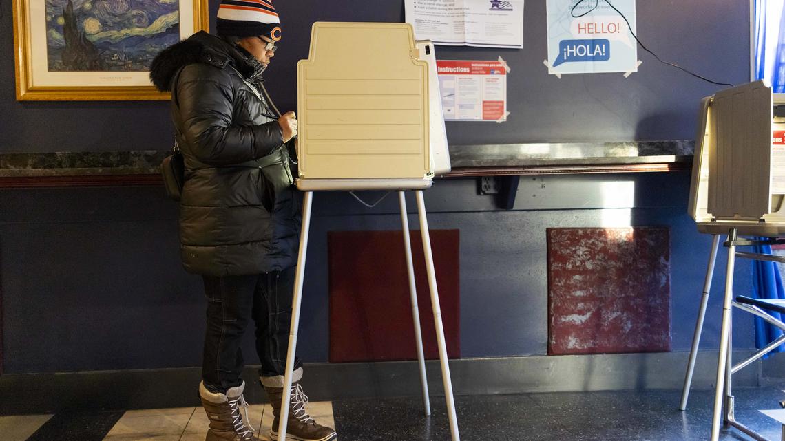 High early voting in Chicago helps bolster slower day at polls 
