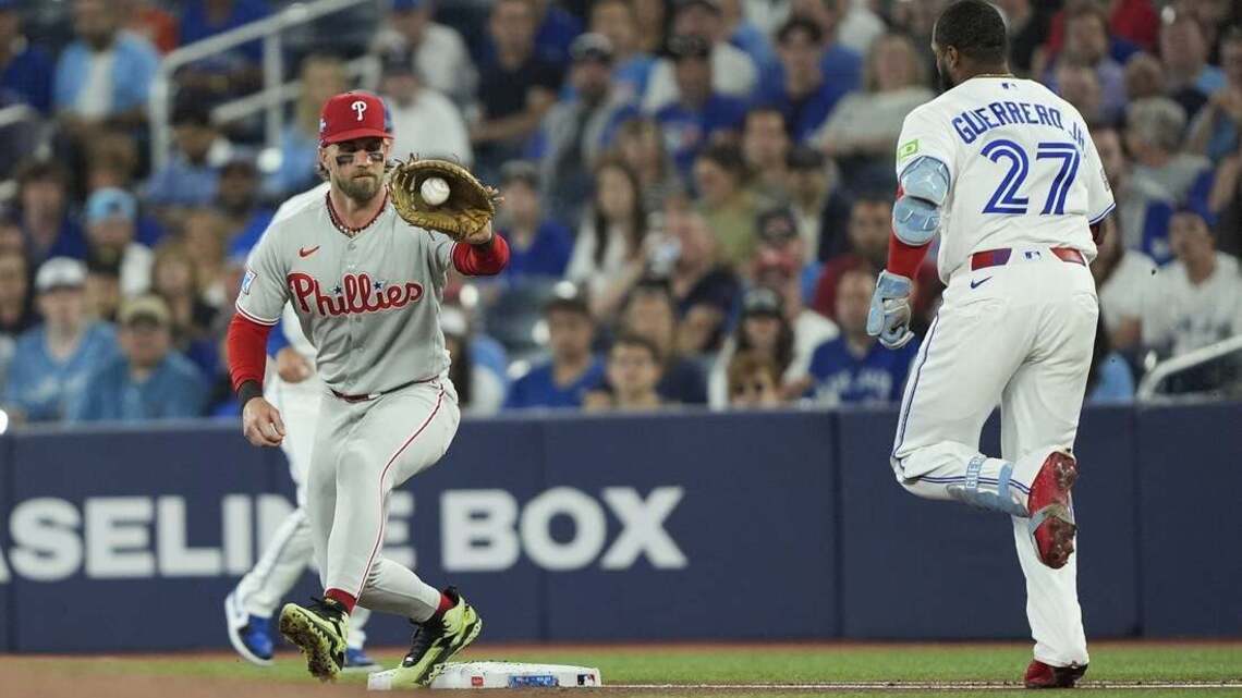Brandon Valenzuela, Blue Jays rally past Phillies in ninth 
