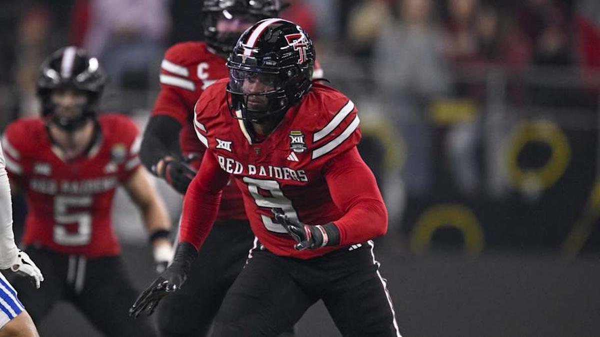  Dec 6, 2025; Arlington, TX, USA; Texas Tech Red Raiders linebacker Romello Height (9) rushes the line during the game between the Red Raiders and the Cougars at AT&T Stadium. Mandatory Credit: Jerome Miron-Imagn Images | Jerome Miron-Imagn Images 