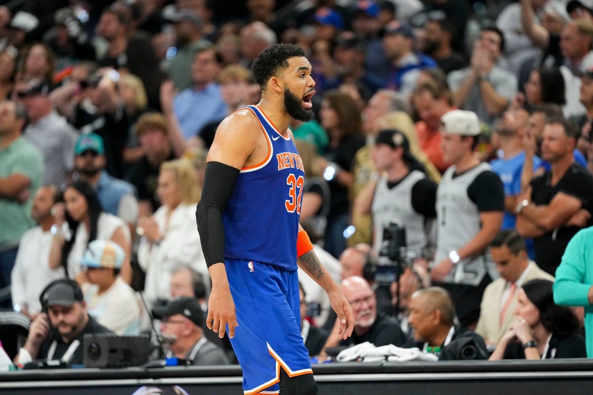  Jun 5, 2026; San Antonio, Texas, USA; New York Knicks center Karl-Anthony Towns (32) celebrates in the second half during game two of the 2026 NBA Finals at Frost Bank Center. Mandatory Credit: Scott Wachter-Imagn Images 