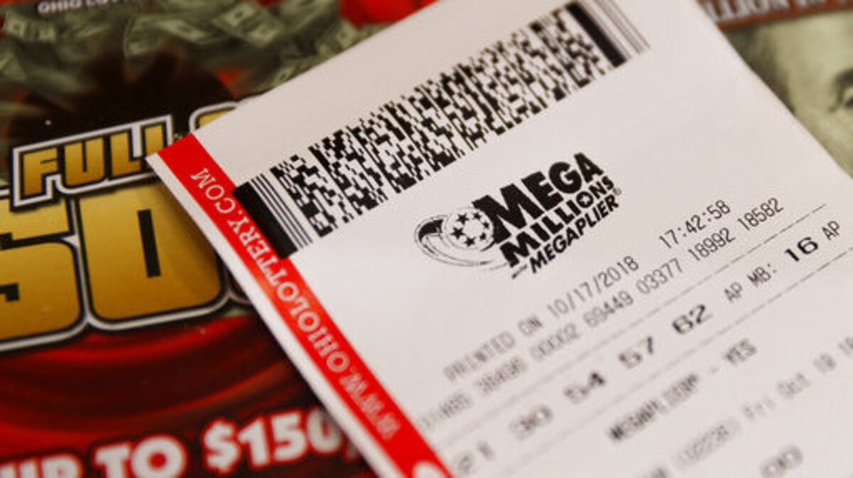 Foto tomada el 17 de octubre del 2018 en Cincinatti de boletos de la lotería estadounidense “Mega Millions”.