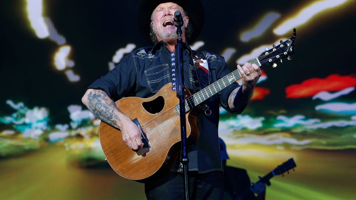 Country Star Announces Update on 2026 Tour With Special Guests 
