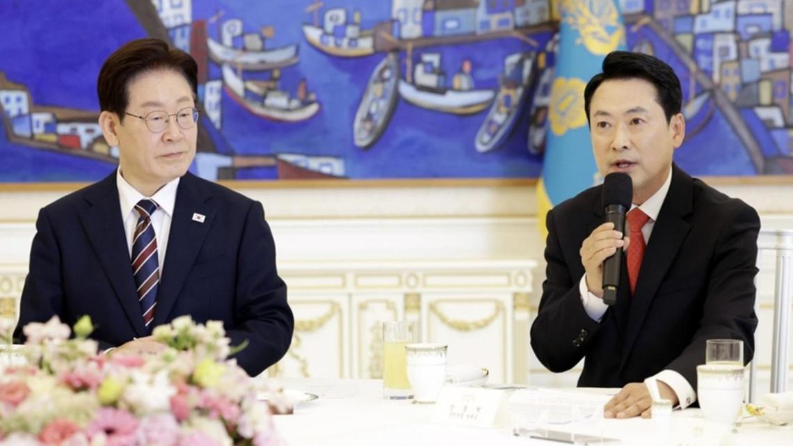 Jang Dong-hyuk heads to U.S., calls local elections ‘front line'