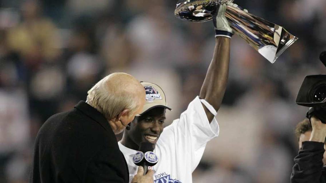  Feb 06, 2005; Jacksonville, FL, USA; New England Patriots receiver Deion Branch (right) is interviewed by Terry Bradshaw (left) after defeating the Philadelphia Eagles in Super Bowl XXXIX at Alltel Stadium. The Patriots won the game 24-21. Mandatory Credit: Imagn Images | Imagn Images 