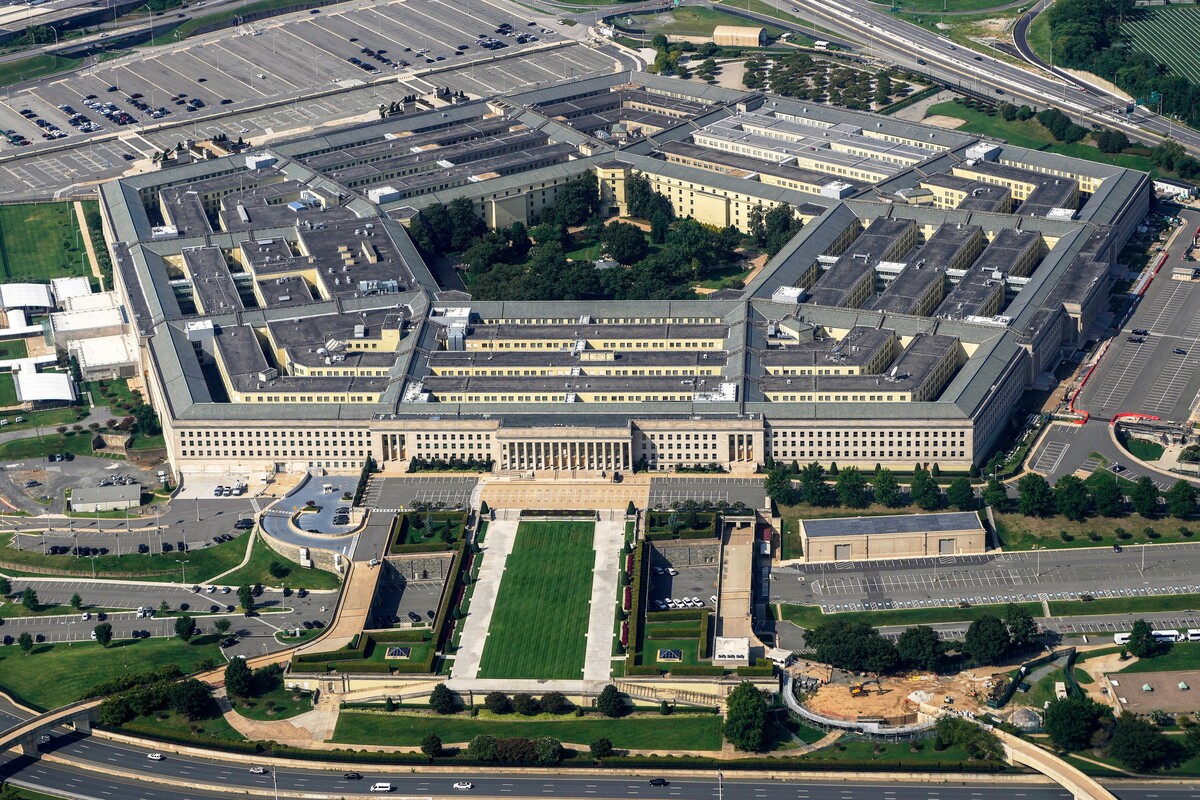  The Pentagon is viewed from the window of an airplane Aug. 27, 2023, in Washington. (AP Photo/Carolyn Kaster, File) 