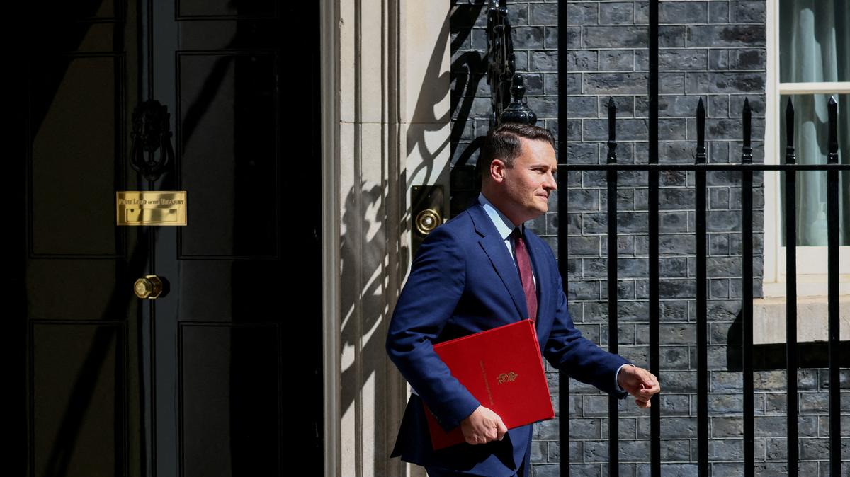 FILE PHOTO: British Health Secretary Wes Streeting walks after attending a cabinet meeting at Downing Street, the day before the State Opening of Parliament, in London, Britain, May 12, 2026. REUTERS/Jack Taylor/File Photo