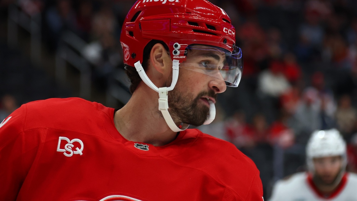 Red Wings' Dylan Larkin Points to Daughter After Returning to the Amid Boos 