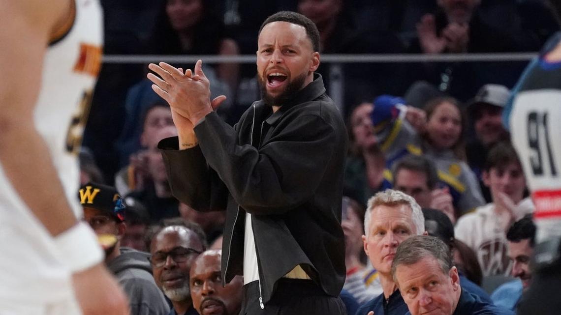 Warriors star Steph Curry out at least 5 more games with knee injury 