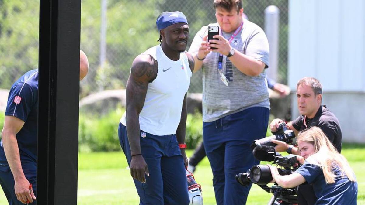  Jun 2, 2026; Foxborough, MA, USA; New England Patriots wide receiver A.J. Brown (1) arrives at the practice field for the team's OTA at Gillette Stadium. Mandatory Credit: Eric Canha-Imagn Images | Eric Canha-Imagn Images 