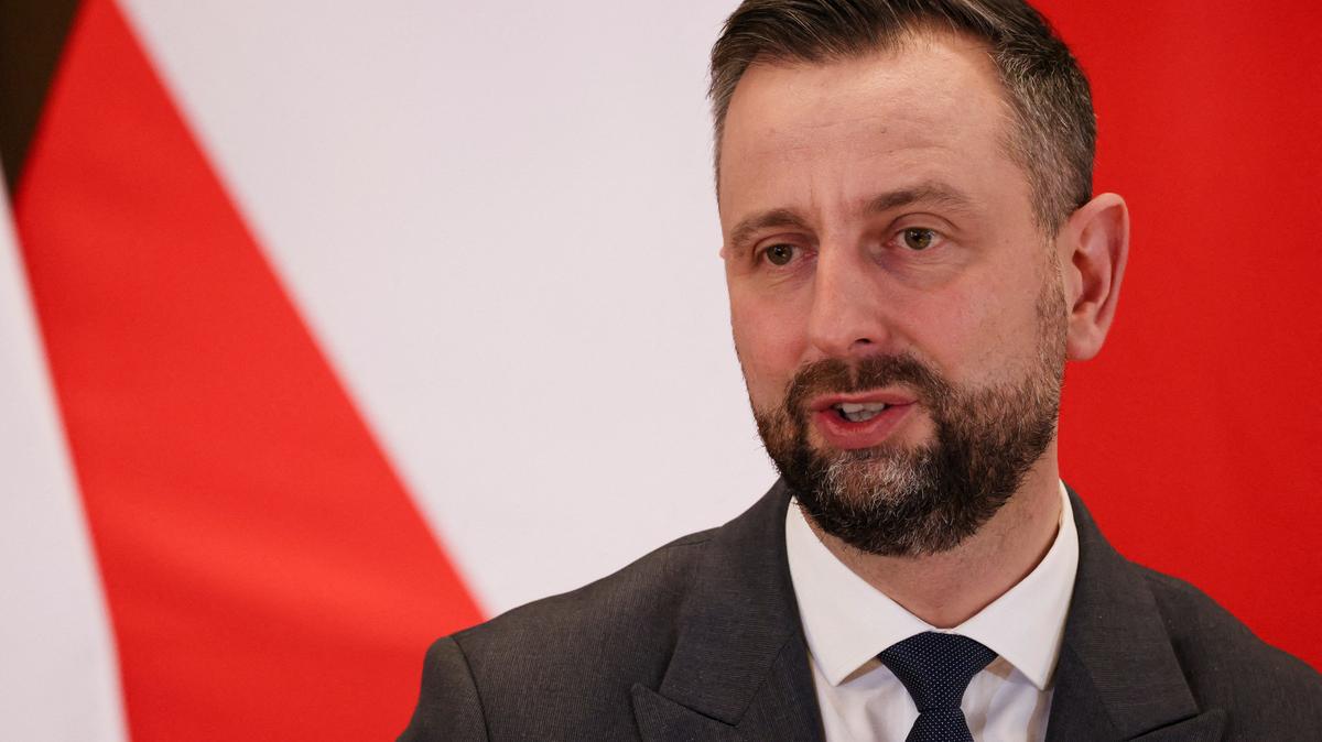 FILE PHOTO: Polish Deputy Prime Minister and Defence Minister Wladyslaw Kosiniak-Kamysz speaks during a press conference in Krakow, Poland, February 20, 2026. REUTERS/Kuba Stezycki/File Photo