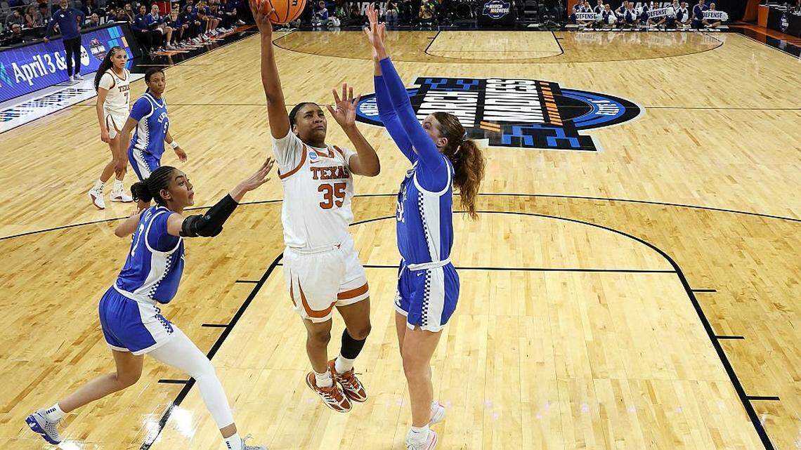 Texas doesn't mess around, dominates Kentucky in Sweet 16 