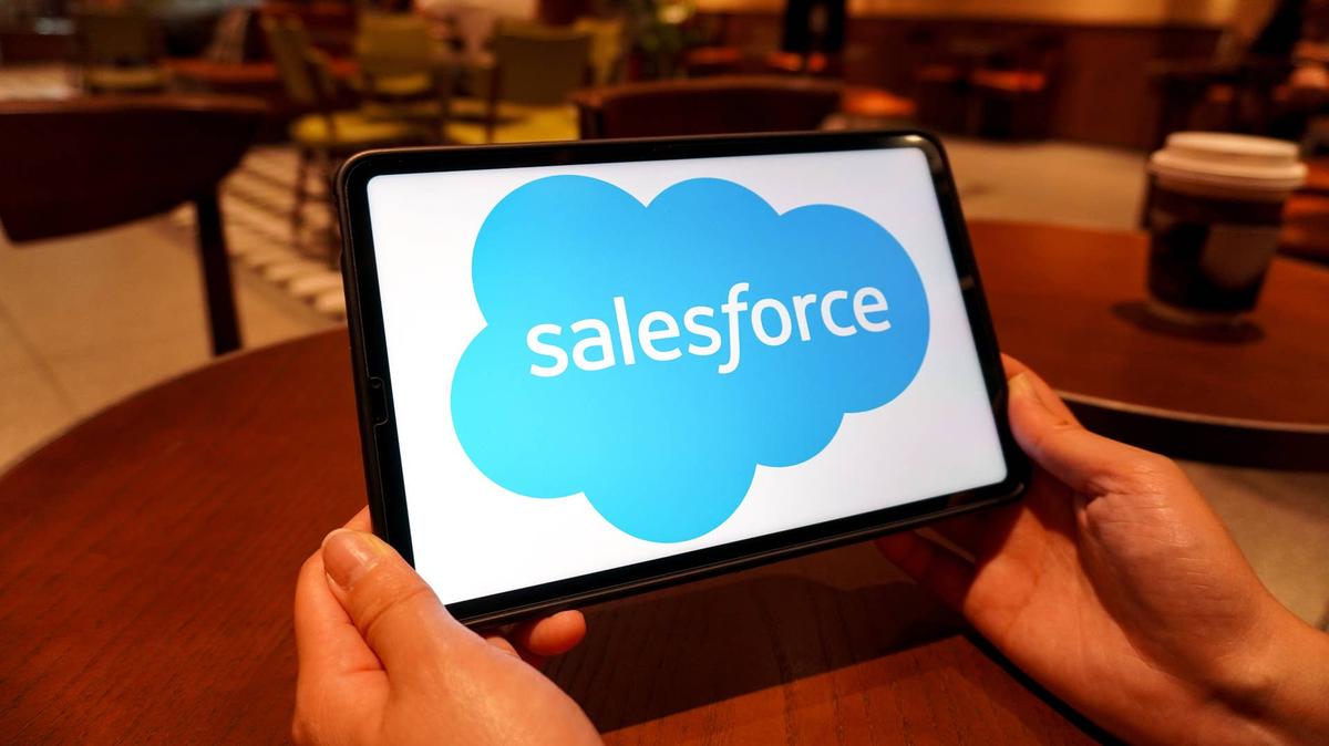  Bank of America analyst Tal Liani reiterated an Underperform rating on Salesforce and kept the firm's $160 price objective. 