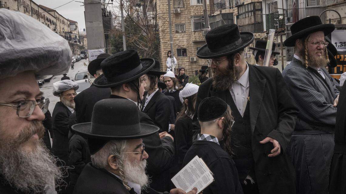 Israelis Prepare to Celebrate Passover in Shadow of War