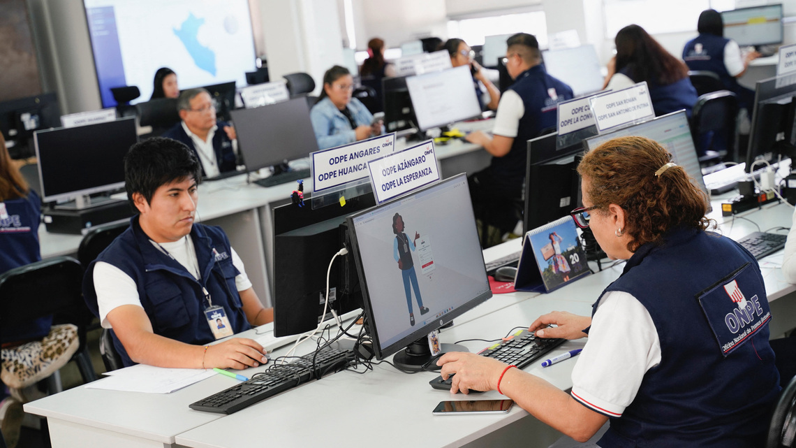 Peru race tightens again amid market volatility as overseas, rural ballots pour in 