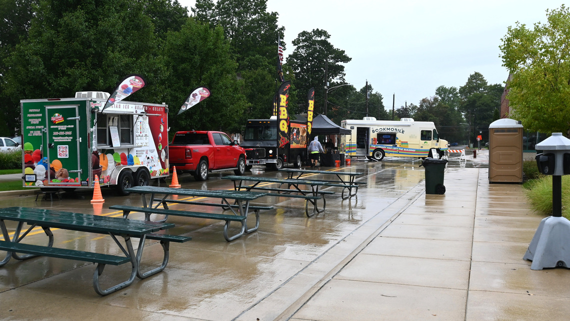Apple Fest not a complete wash out on Saturday in Coldwater
