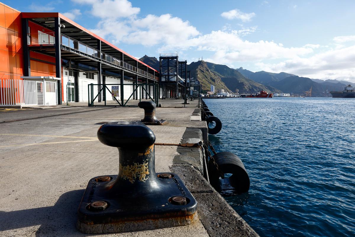 View of the the cruise ship terminal at the port in Santa Cruz de Tenerife, Spain, May 6, 2026. The luxury cruise ship, MV Hondius that has been hit by an outbreak of the deadly hantavirus is set to dock at the Canary Island of Tenerife, Spanish state broadcaster TVE reported on Wednesday, citing sources from the country's health ministry, while the regional government of the Canary Islands is opposed to allowing the cruise ship to dock on the archipelago, its leader, Fernando Clavijo said. REUTERS/Borja Suarez