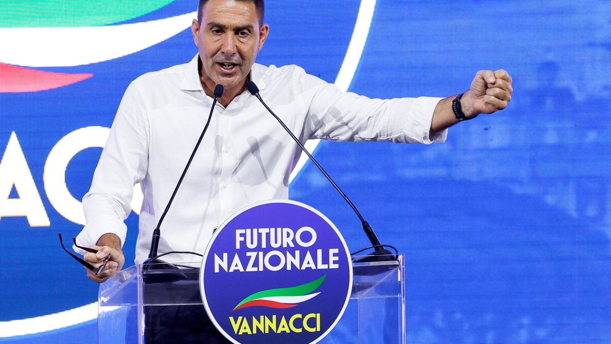 Former Italian general Roberto Vannacci delivers his speech at the end of the national assembly of his far-right Futuro Nazionale party, in Rome, Italy, June 14,  2026. REUTERS/Remo Casilli