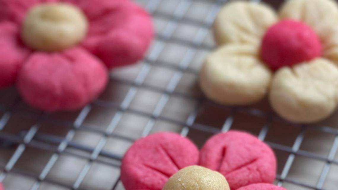 I Made the Viral Flower Cookies Everyone Is Giving for Mother's Day-and I Get the Hype 