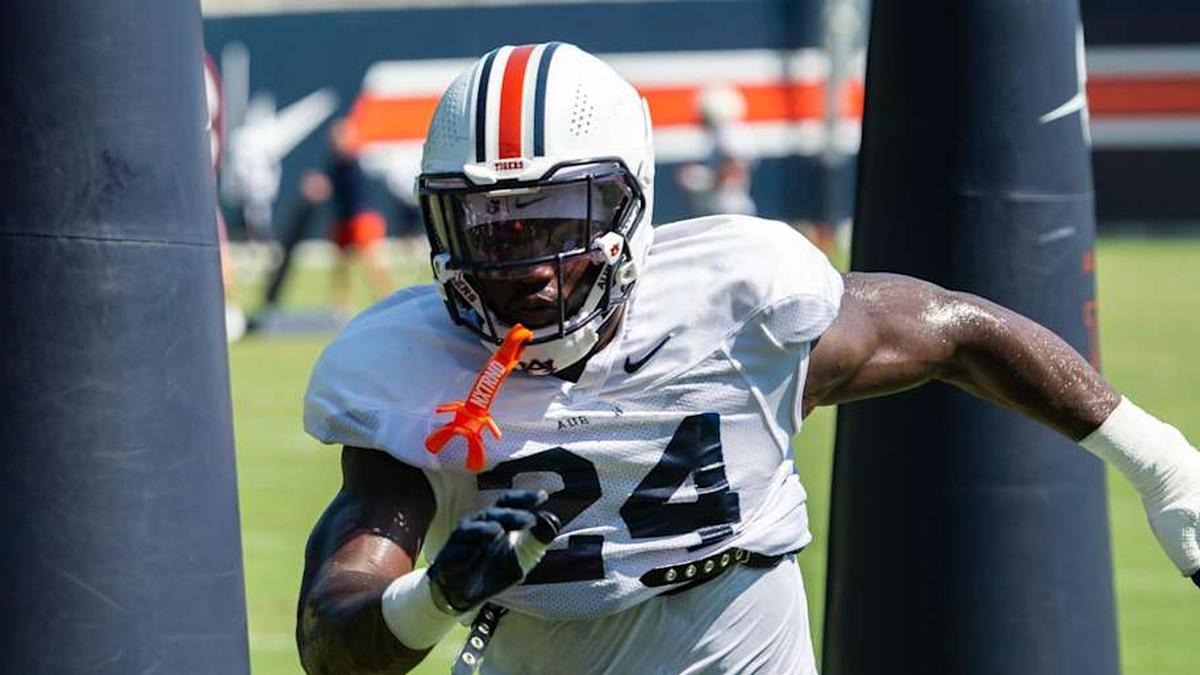  Auburn Tigers buck Keyron Crawford (24) runs drills during practice at Woltosz Football Performance Center in Auburn, Ala. on Tuesday, Aug. 19, 2025. | Jake Crandall/ Advertiser / USA TODAY NETWORK via Imagn Images 