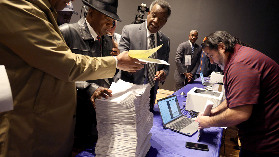 Chicago mayoral race kicks off with the traditional hauling of the signatures 