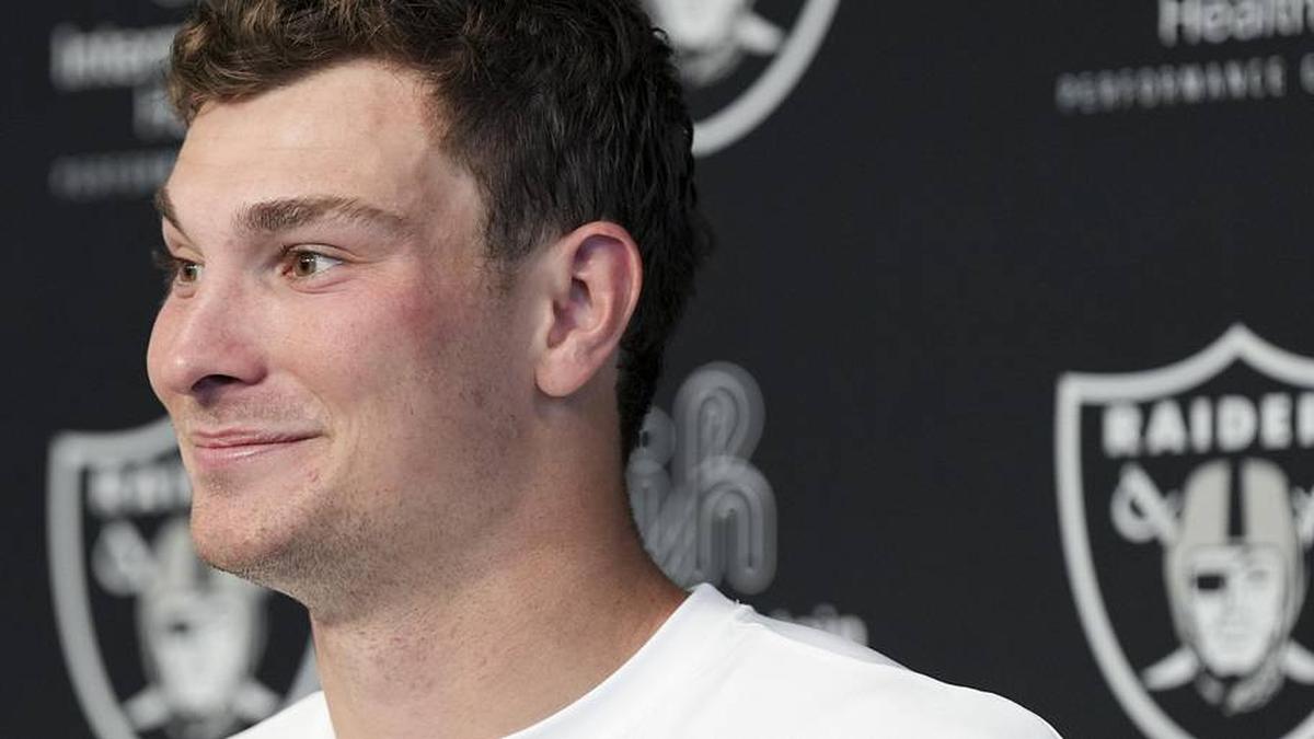  May 2, 2026; Henderson, NV, USA; Las Vegas Raiders quarterback Fernando Mendoza (15) speaks during a news conference at the team's Rookie Minicamp at Intermountain Health Performance Center. Mandatory Credit: Candice Ward-Imagn Images | Candice Ward-Imagn Images 