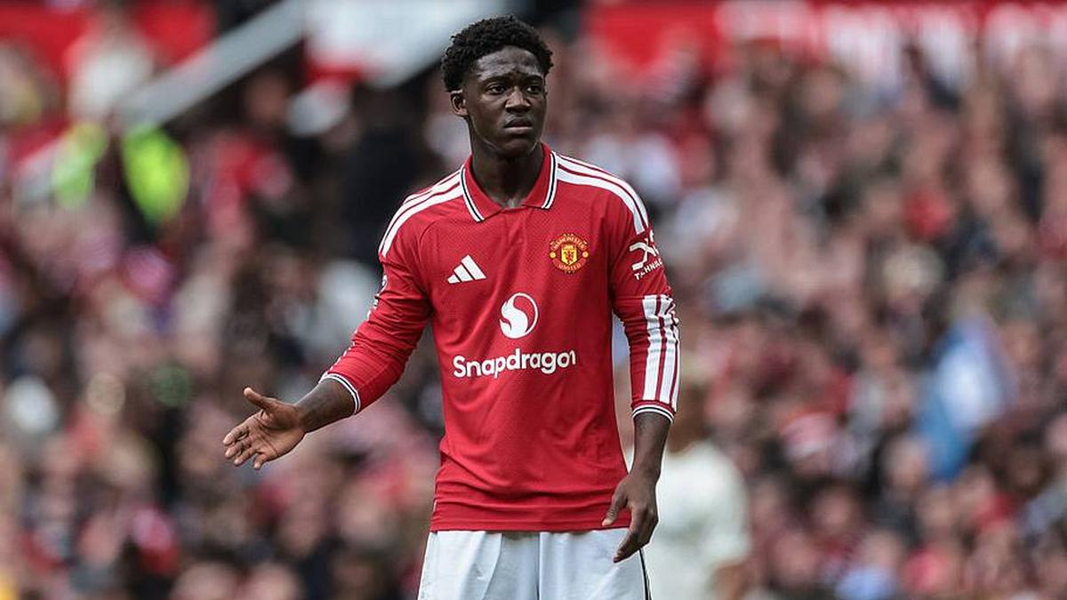  United need their long-term midfield partner for Kobbie Mainoo. | Mark Cosgrove/News Images/NurPhoto/Getty Images 
