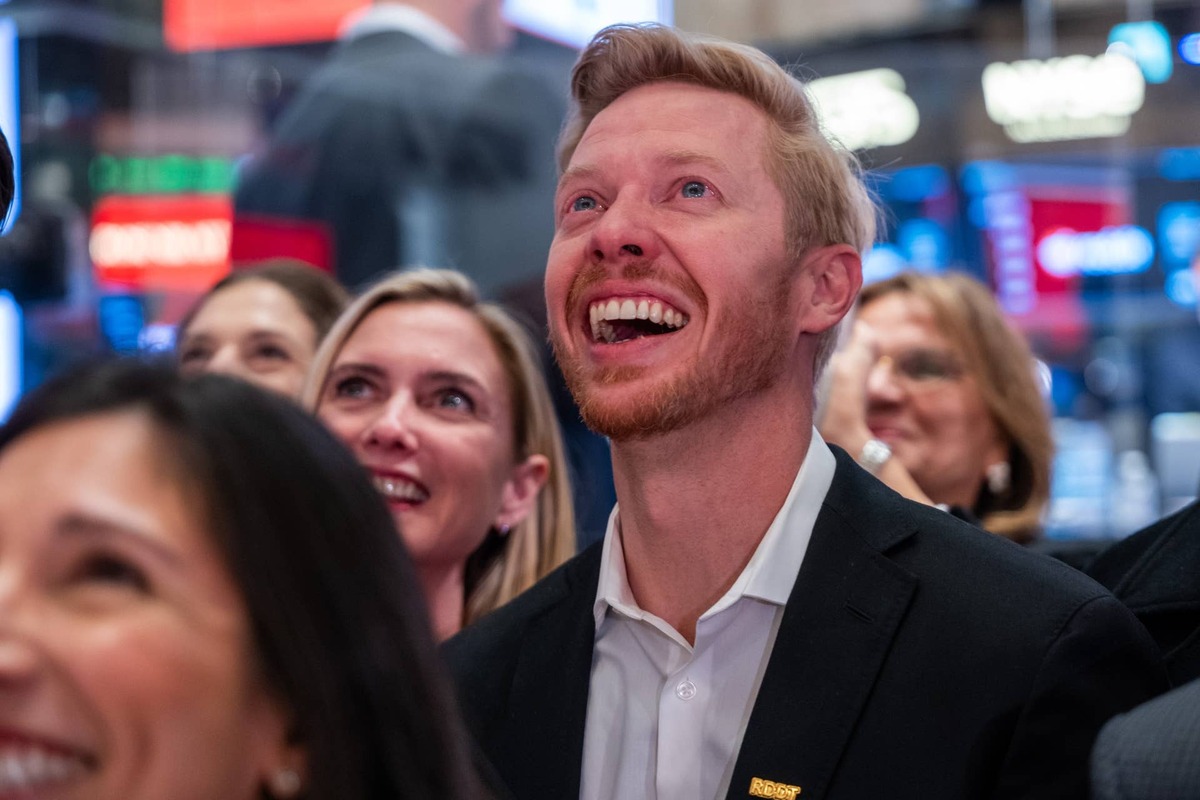  Reddit may be turning conversations into ad dollars. 