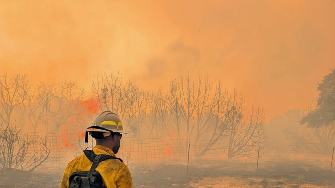 Texas wildfire grows to 90,000 acres