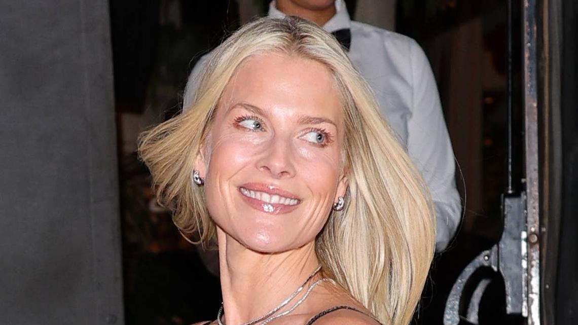 '90s Star Ali Larter Shows Off Youthful Glow in Snakeskin Outfit 