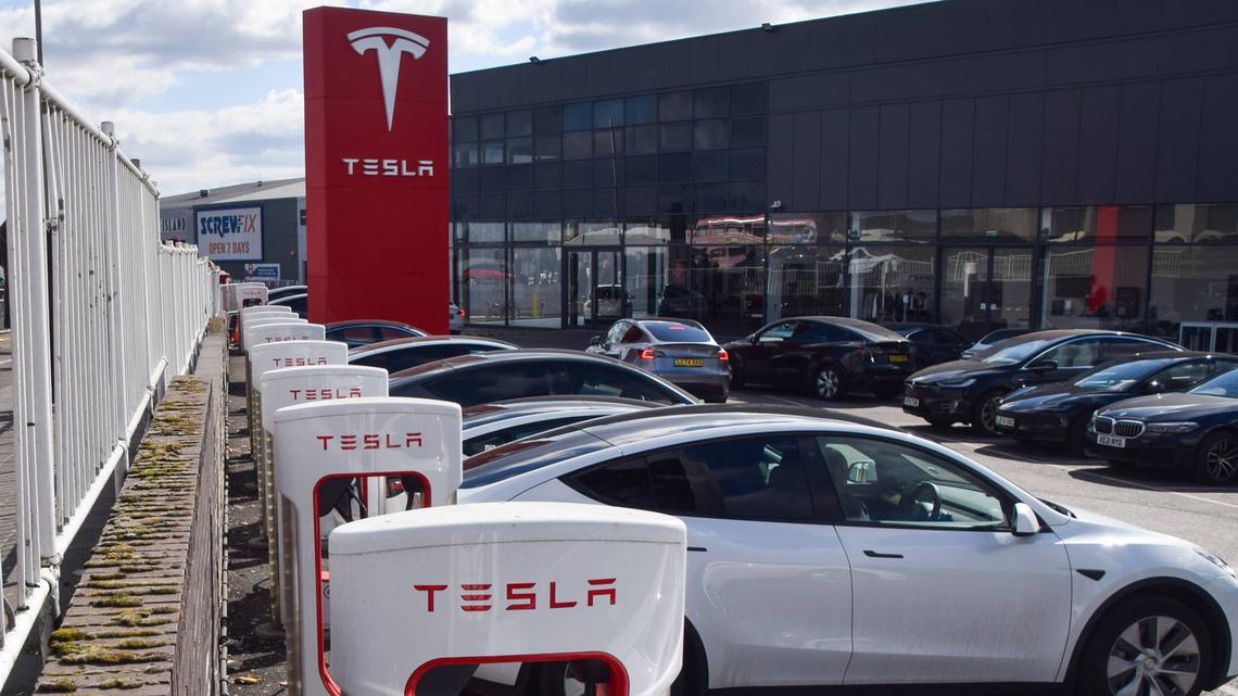 Tesla's latest numbers raise new concerns in key market 