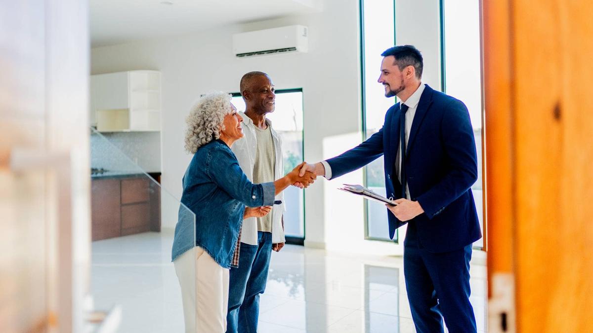  Financial advisors warn that rental properties can become stressful, time-consuming, and low-return investments for retirees seeking simplicity and financial stability. 
