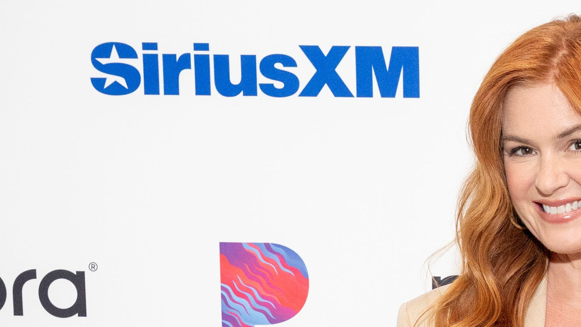 Isla Fisher talks leading men icks, life post-divorce 