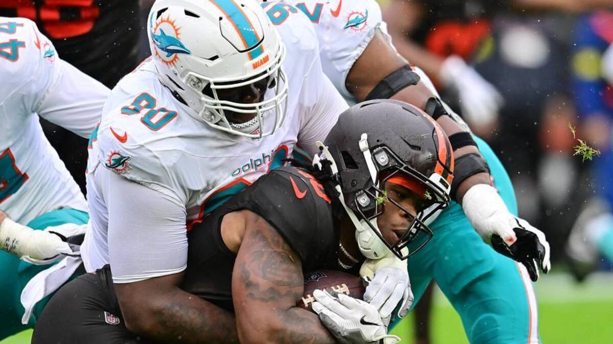  Dolphins defensive tackle Kenneth Grant had 33 tackles and two sacks in his rookie season. | Ken Blaze-Imagn Images 
