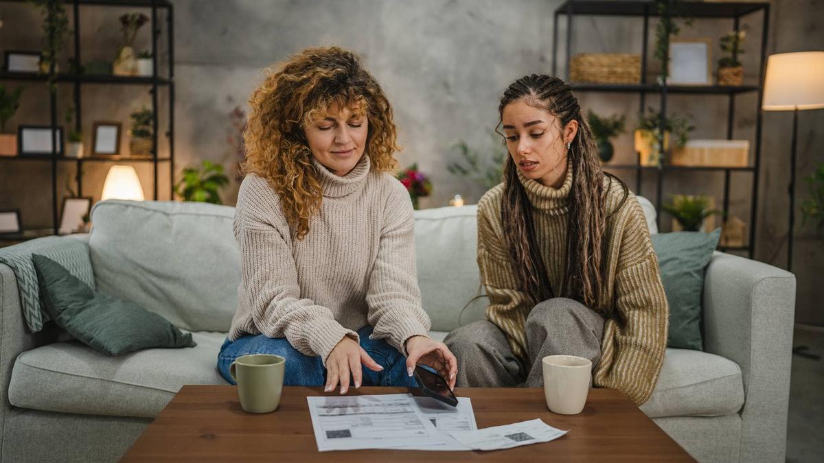  Unpaid family loans turn toxic as delayed repayments and poor communication push sibling relationships toward breaking point. 