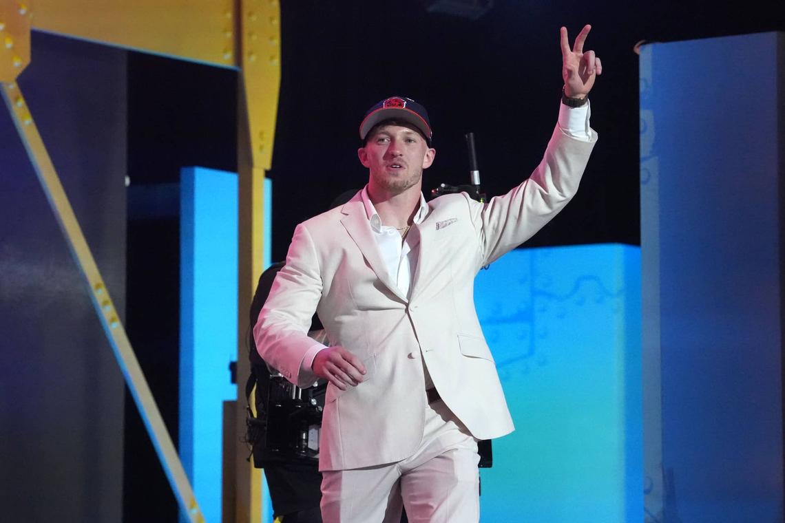  The Chicago Bears landed a versatile playmaker in DB Dillon Thieneman. (Kirby Lee-Imagn Images) 