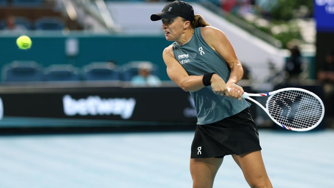 WTA roundup: Two-time Stuttgart champ Iga Swiatek into quarterfinals 
