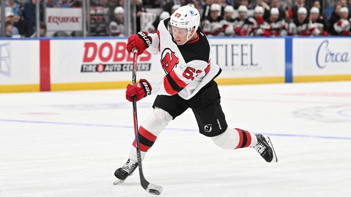 Quiet at deadline, Devils and Rangers renew rivalry 