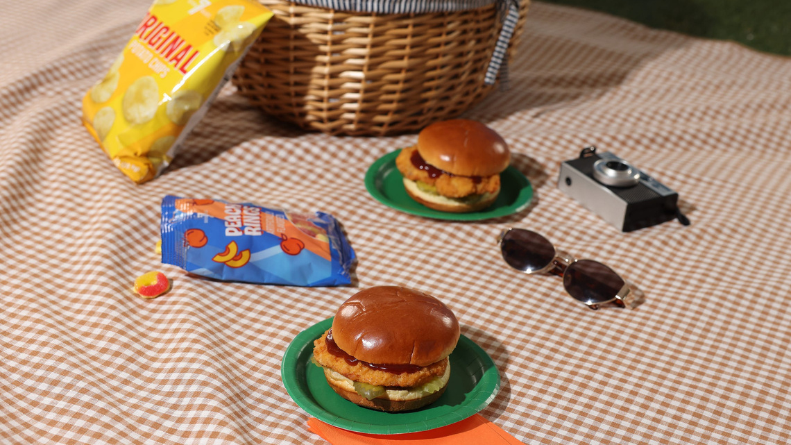 Labor Day weekend food deals at McDonald's, Denny's and more 