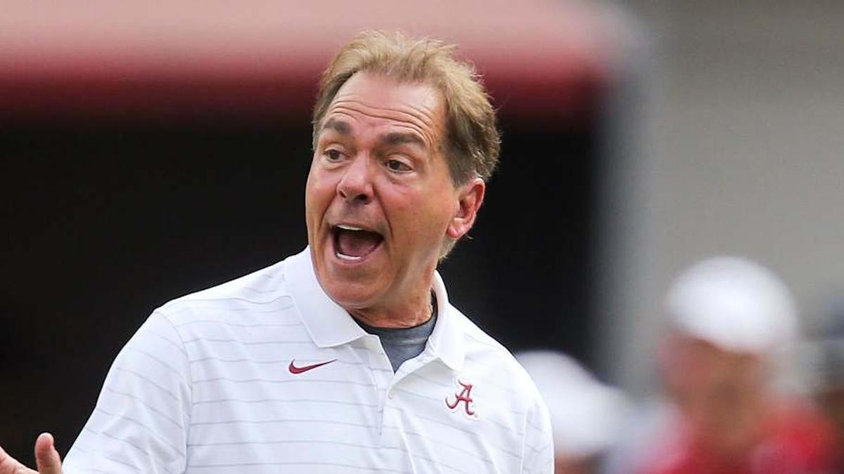  Alabama Head Coach Nick Saban speaks with Kendrick Blackshire as he leaves the field in Bryant-Denny Stadium. | Gary Cosby / USA TODAY NETWORK 